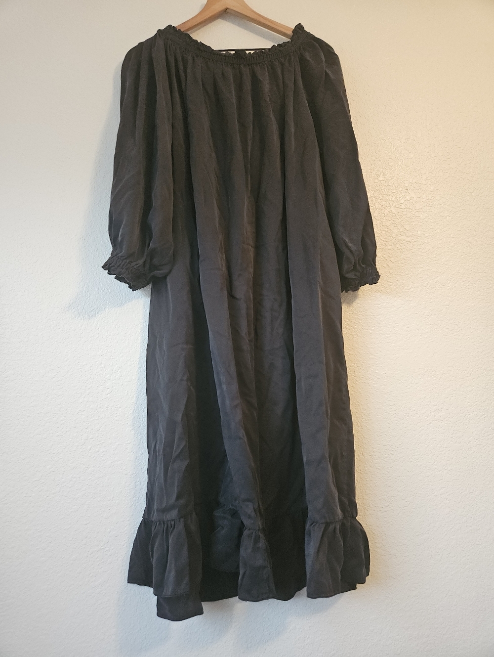 Sleeper 100% silk lounge dress in caviar black - Picture 7 of 10
